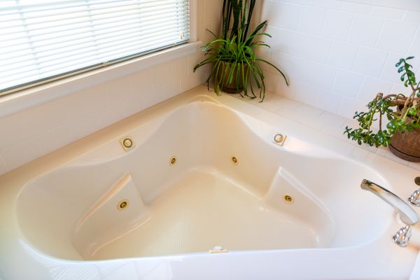 Cost of Soaking Tub Installation in New Smyrna Beach