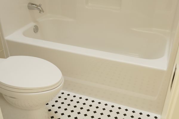 Cost of Fiberglass Tub Replacement in New Smyrna Beach